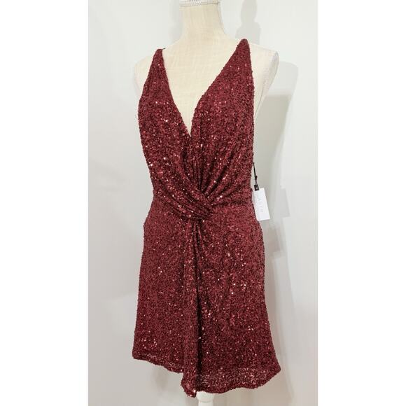 New ASTR The Label Red Dress Sequin Twist Front Mini Deep Vneck Holiday Large - Picture 1 of 3